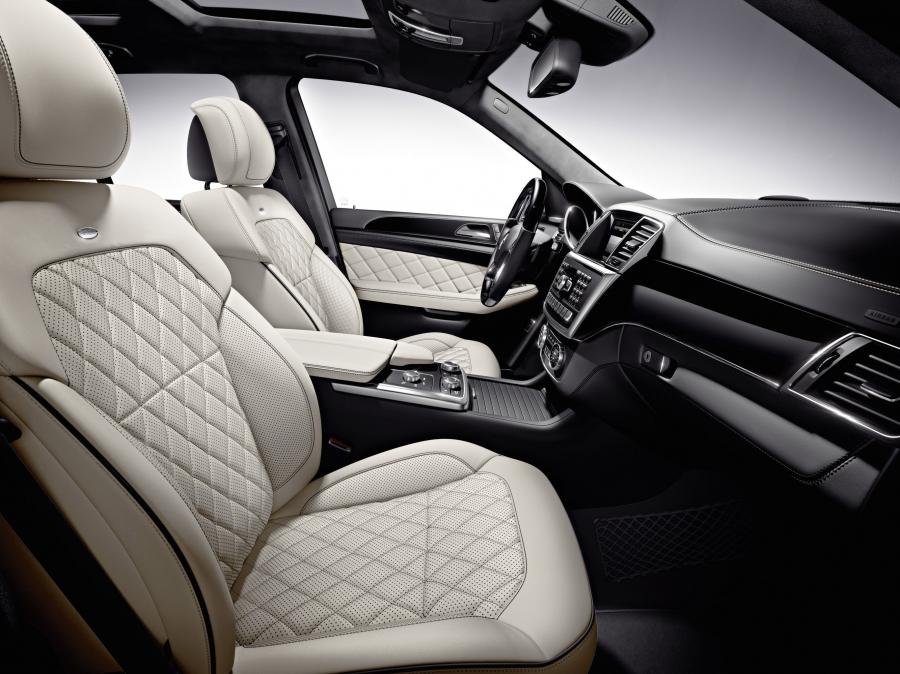 Интерьер Mercedes-Benz ML500 4Matic BlueEFFICIENCY 2012 года  (фото 1 из 5)